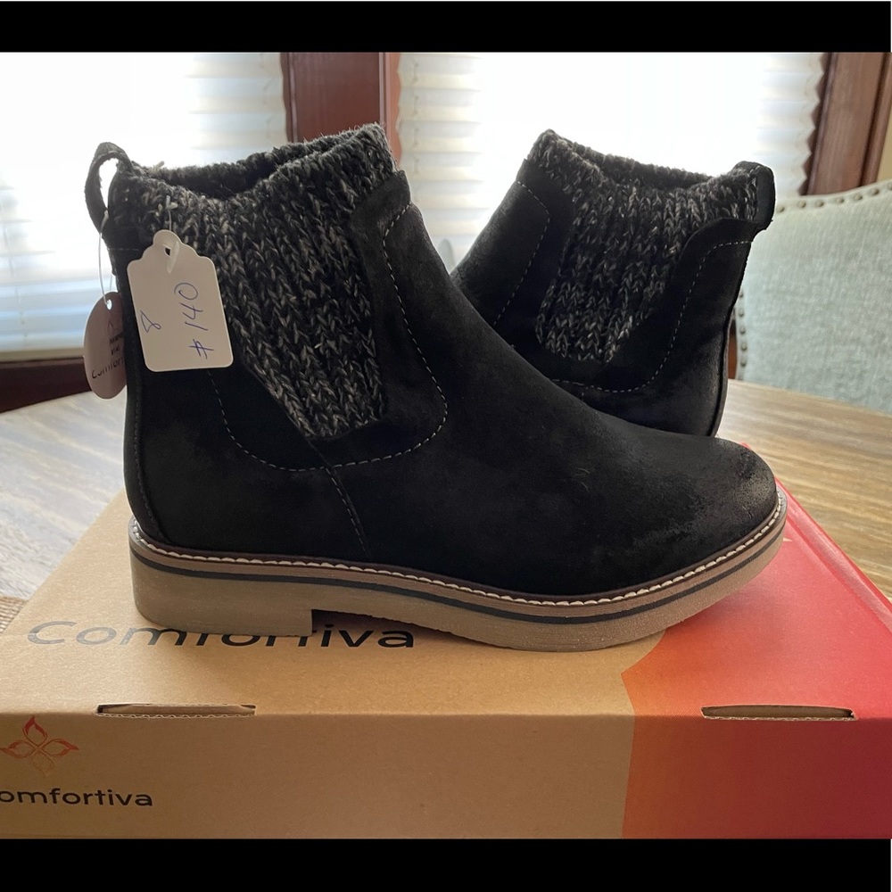 Brand New in Box Comfortiva Rawnie Black Suede Bootie Size 8